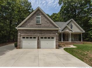 2120 Bradshaw Rd, Mooresville, NC 28115
