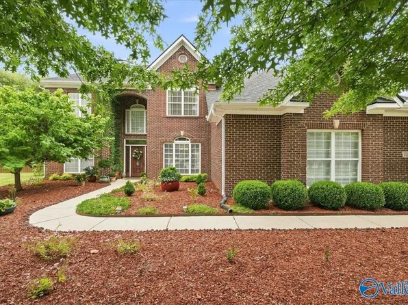 7000 Greystone Ln SE, Owens Cross Roads, AL 35763