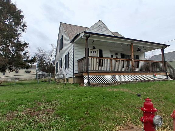 3rd image of 537 Maple St