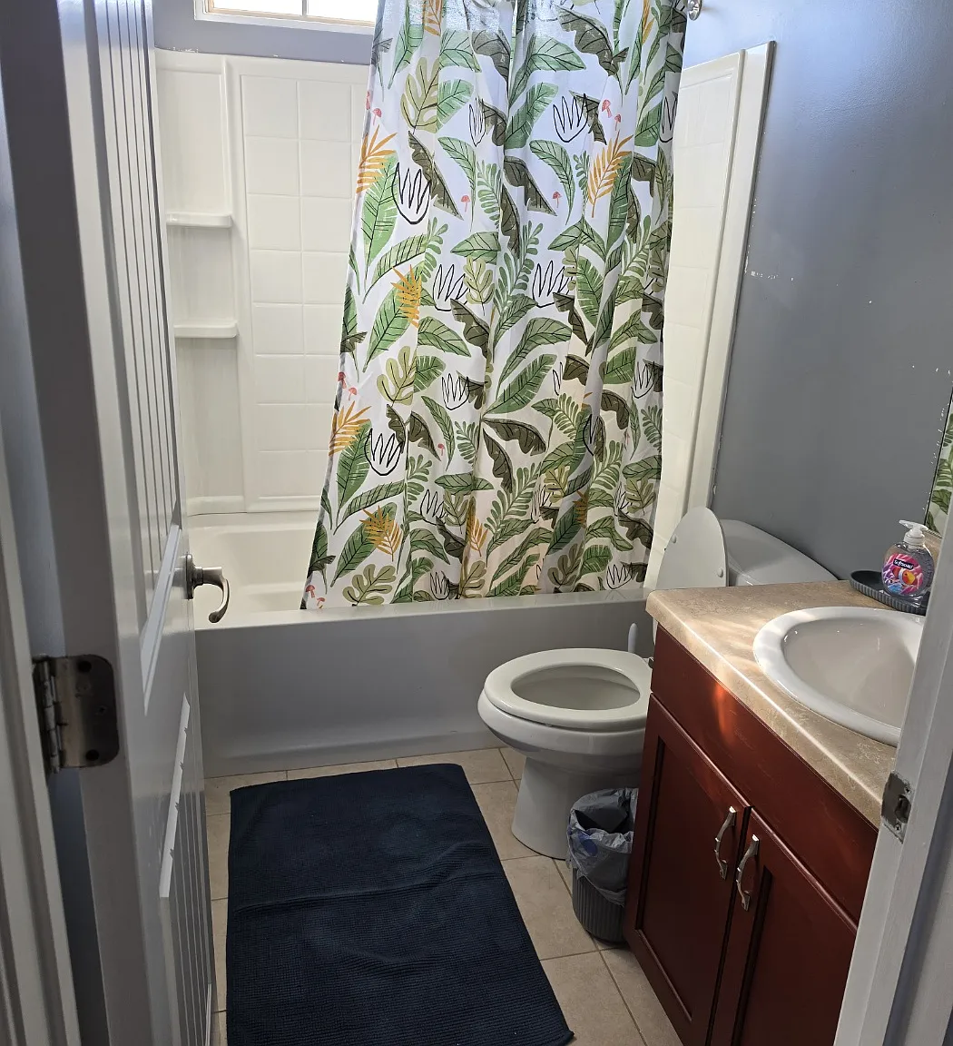 3 bed, 1630 sqft, $1,000 — Photo 3