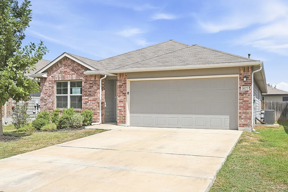 4 bed, 2.0 bath, 1692 sqft, $1,930 — Photo 3