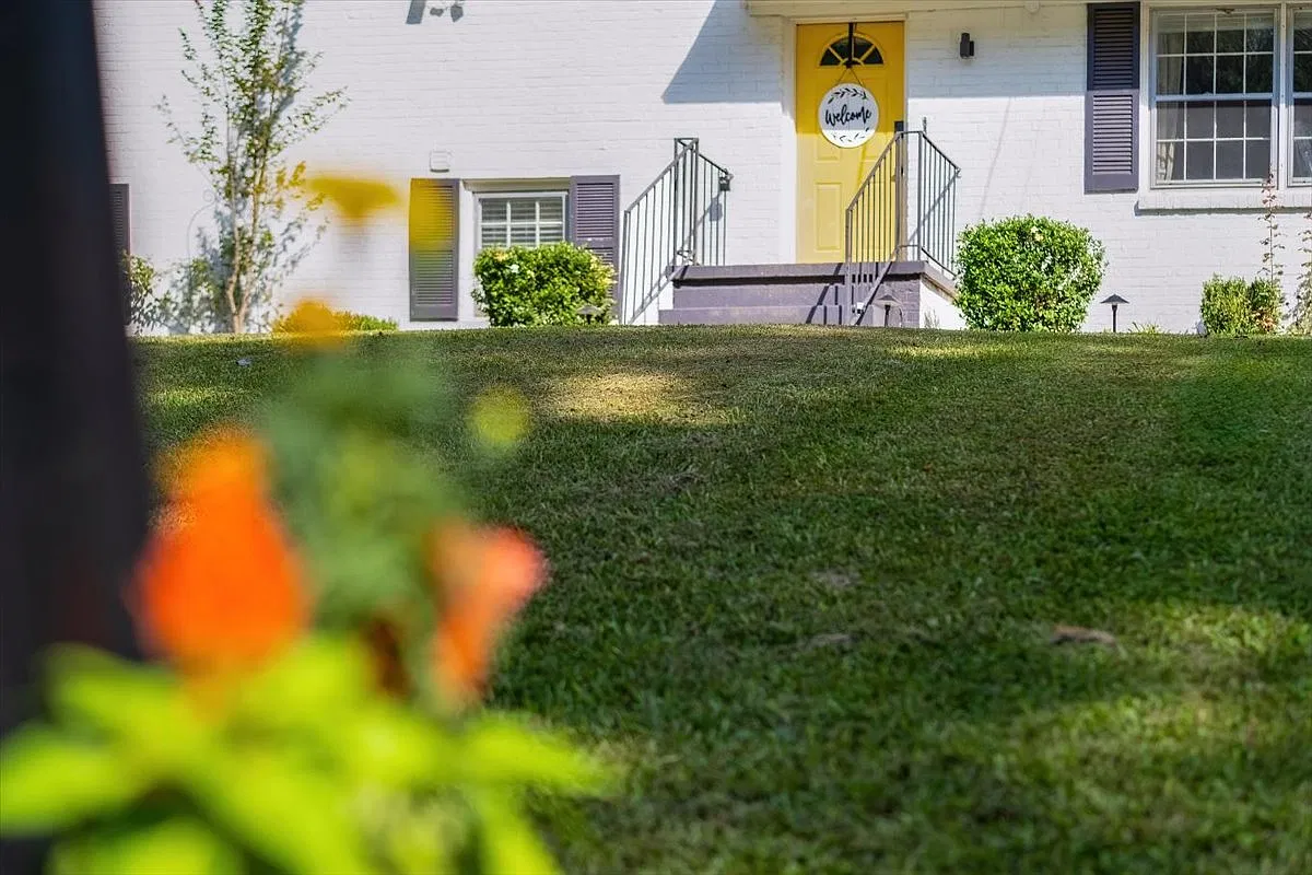5 bed, 2175 sqft, $3,800 — Photo 1