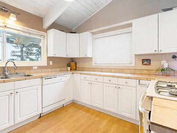 5th image of 1875 Old Mammoth Rd