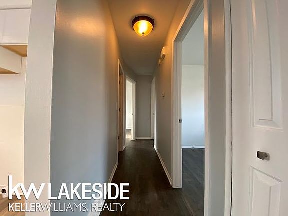 5th image of 22904 Violet St