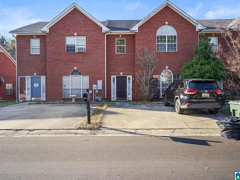 428428 Cambrian Ridge Trl — Photo 1