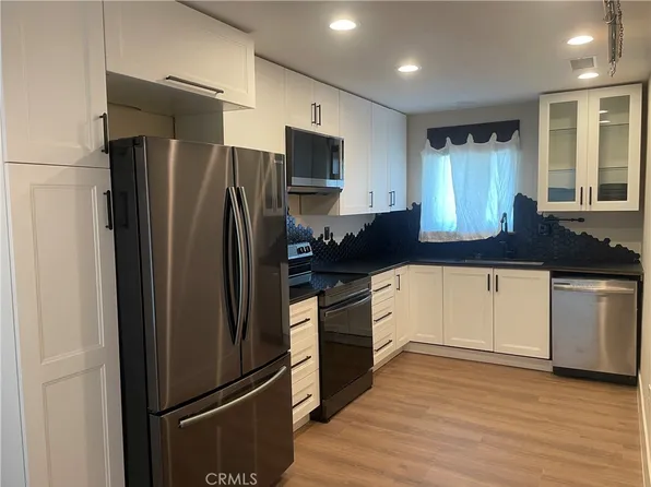 2891 Canyon Crest Dr APT 63, Riverside, CA 92507