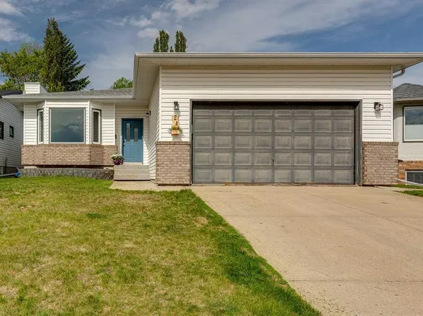 24 E Bruns Bay, Lacombe, AB T4L 1P2