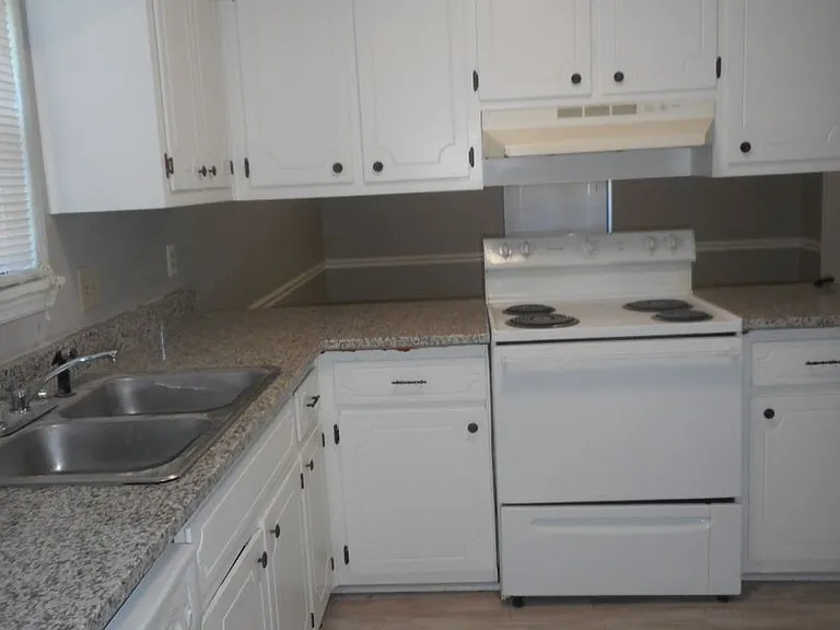 2825 Crosscreek Rd — Photo 15