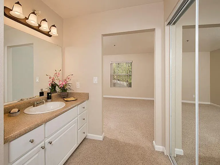 Sterling Heights Apartment Homes — Photo 25