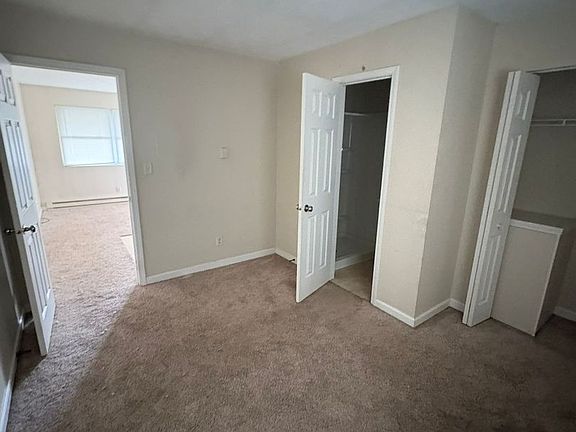 5th image of 502 E Washington St APT 7