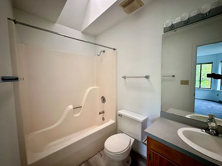 1209 Chatham Rdg — Photo 9