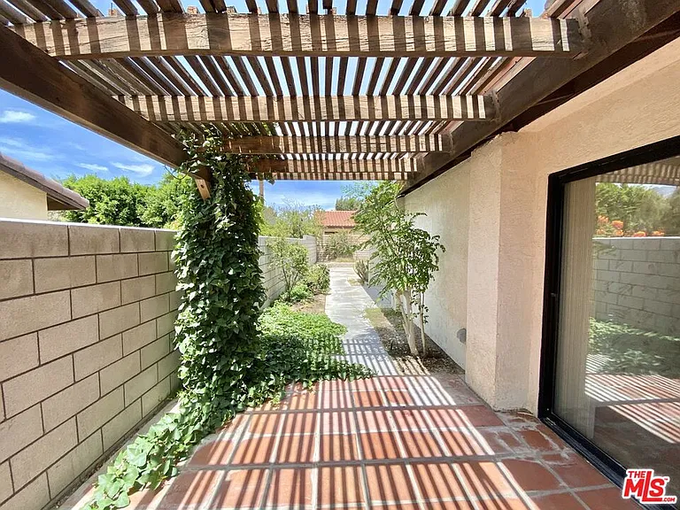 27205 Avenida Quintana — Photo 14