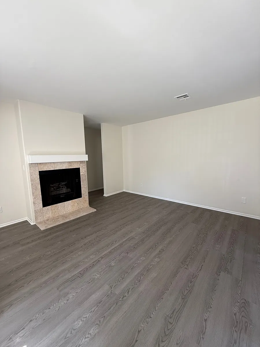 Building Photo - 10371 Azuaga St #151