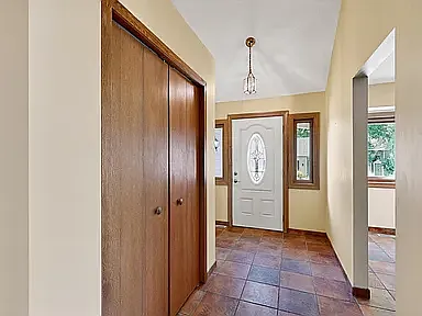 4 bed, 2885 sqft, $3,200 — Photo 3