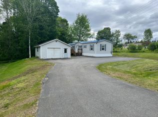 299 Middle St, Farmington, ME 04938