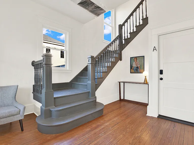 402 W 41st St #A — Photo 3