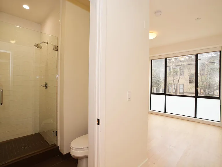 480 14th St #3 — Photo 16