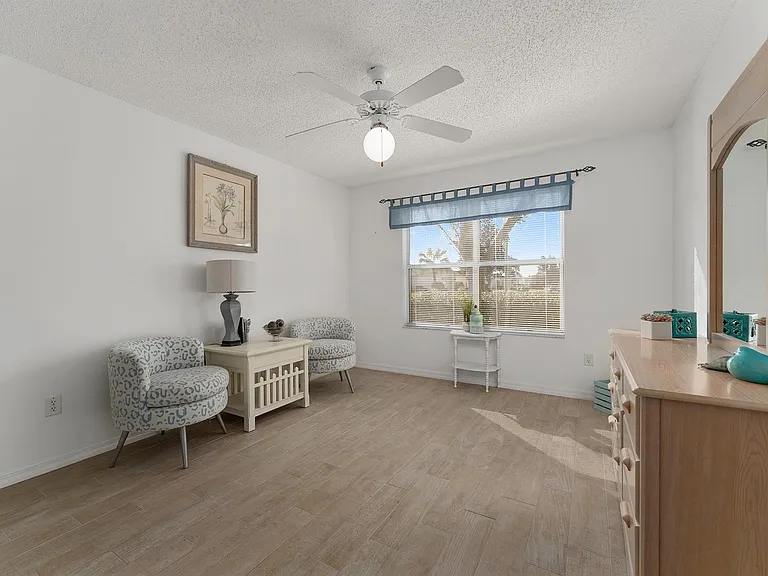 3387 Woodridge Dr — Photo 3