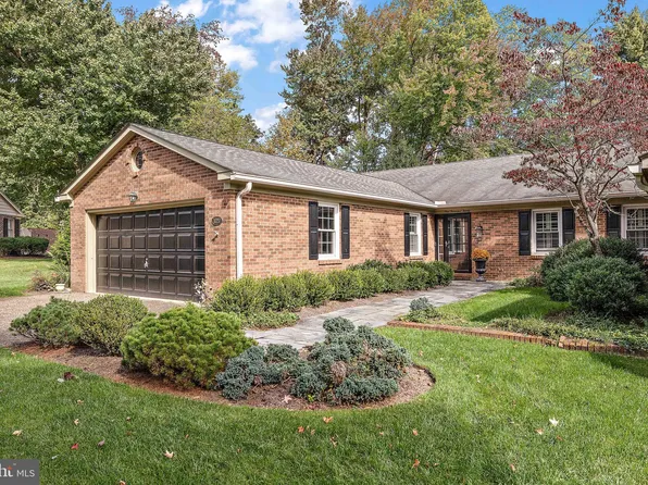 1020 Warwick Ln, Wilmington, DE 19807