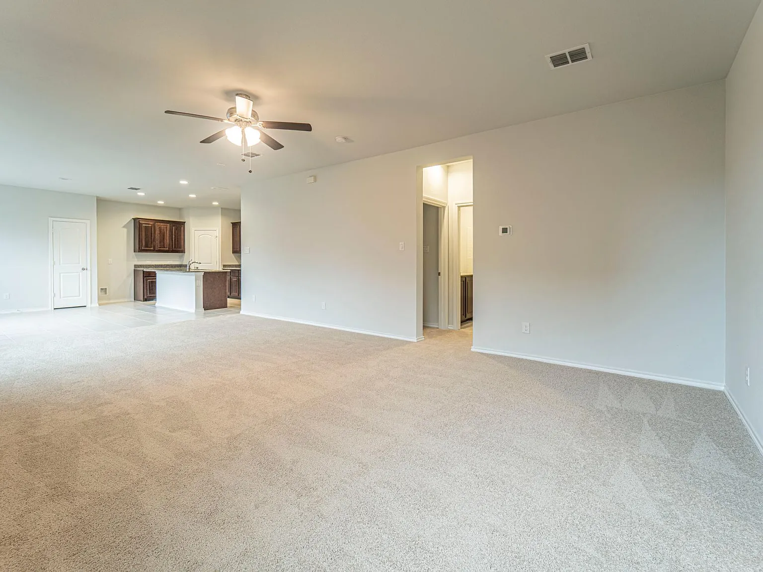 3 bed, 1825 sqft, $2,250 — Photo 3