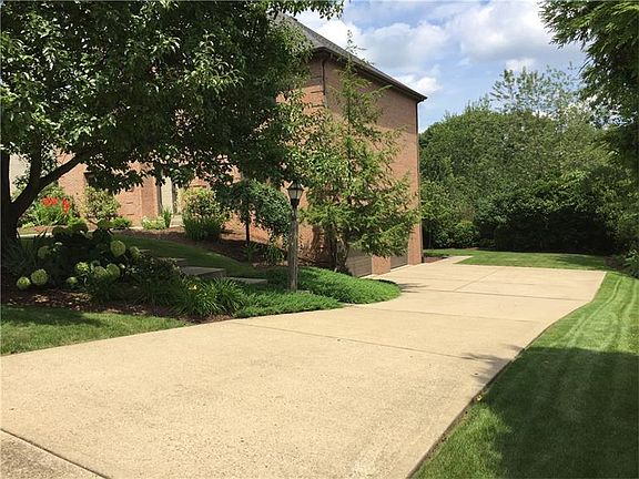 3rd image of 2445 Dogwood Dr