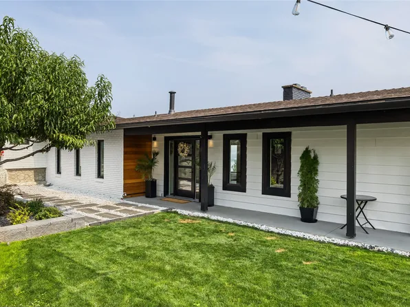 2751 Lakeview Rd, West Kelowna, BC V1Z 1Y5