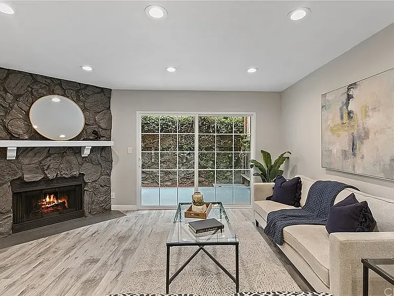 13724 Cordary Ave #2 — Photo 2