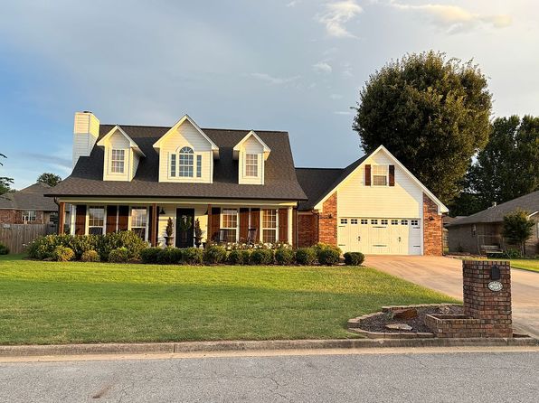3229 Eagle Dr