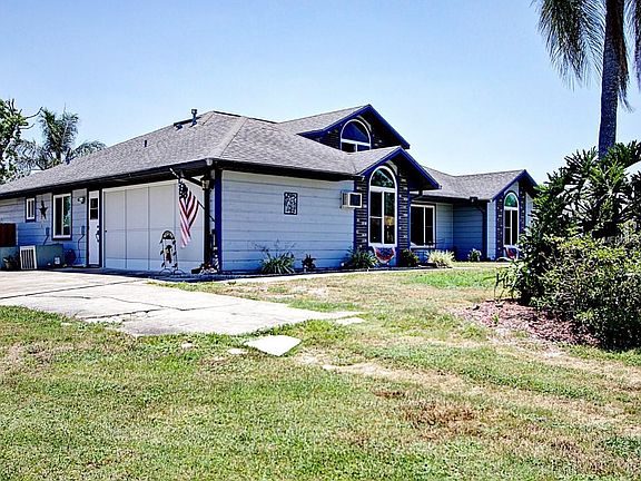 2nd image of 1499 La Casita St