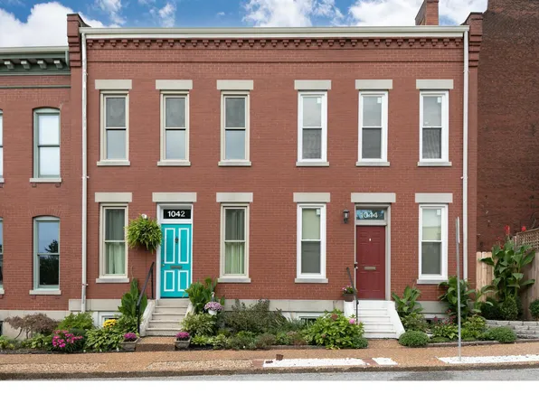 1042 Julia St, Saint Louis, MO 63104