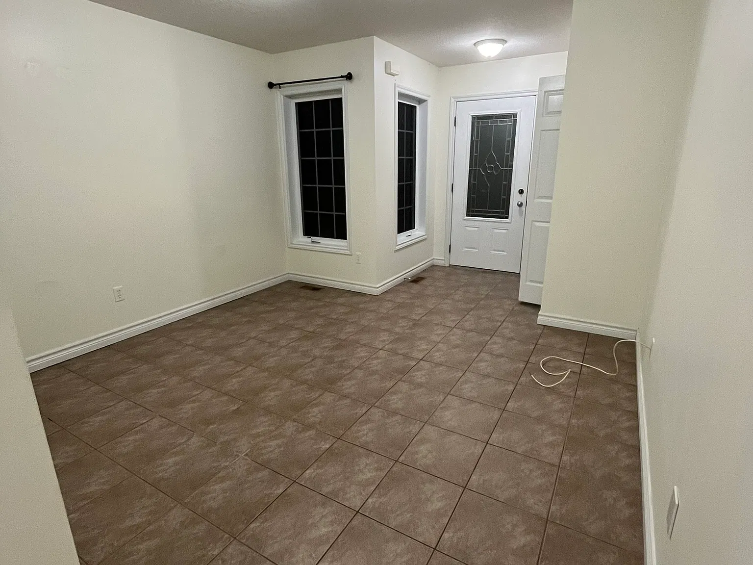 3 bed, 1100 sqft, $2,500 — Photo 2