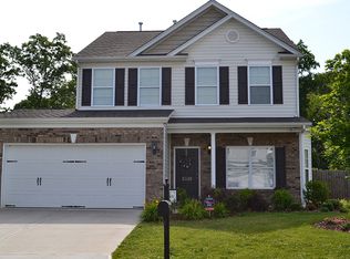 3135 York Place Dr, Walkertown, NC 27051