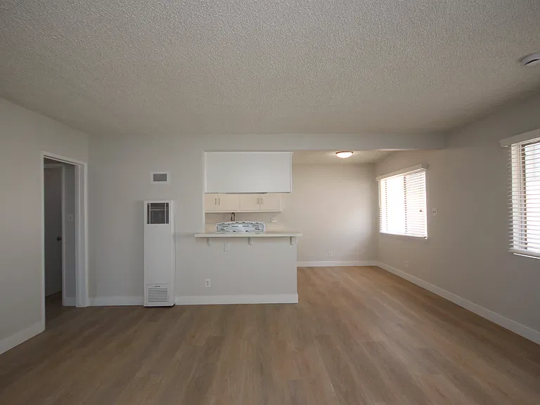 2505 W Grand Ave #F — Photo 21