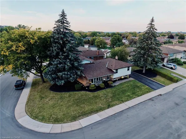 83 Marcella Cres, Hamilton, ON L8K 6E9