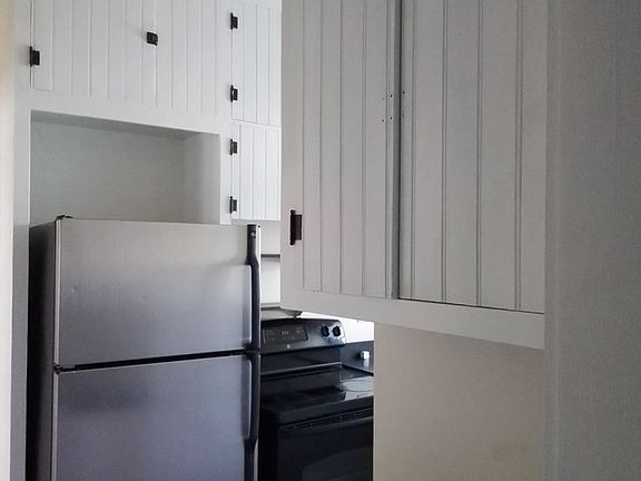 2nd image of 516 W Olive St APT C