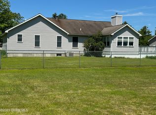 1 Cloverleaf Dr, Warrensburg, NY 12885