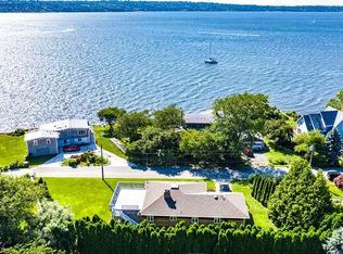 121 Driftwood Dr, Tiverton, RI 02878