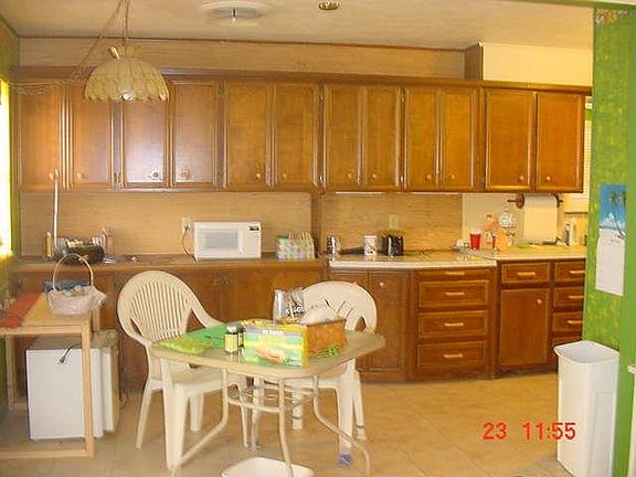 5th image of 525 Willow Ln