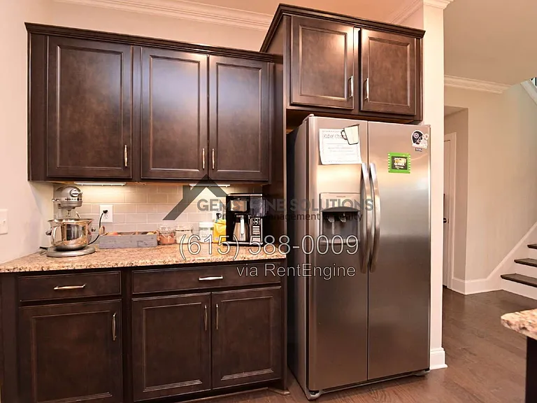 1028 Fenner Ln — Photo 24
