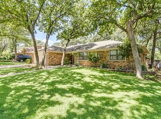 6825 Greenacres Dr, North Richland Hills, TX 76182
