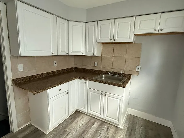 1417 E 175 — Photo 2