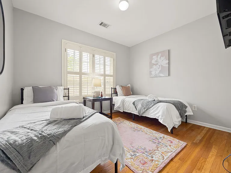 3613 Southland Dr NE #A — Photo 6
