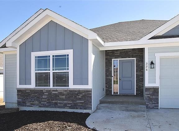 2nd image of 326 Fairview Cir