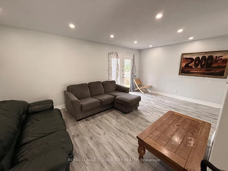 291 Fleming Dr — Photo 4