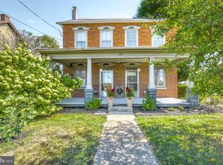 233 S State St, Leola, PA 17540