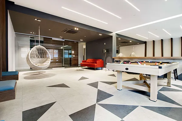 Rented by EXR | media 60