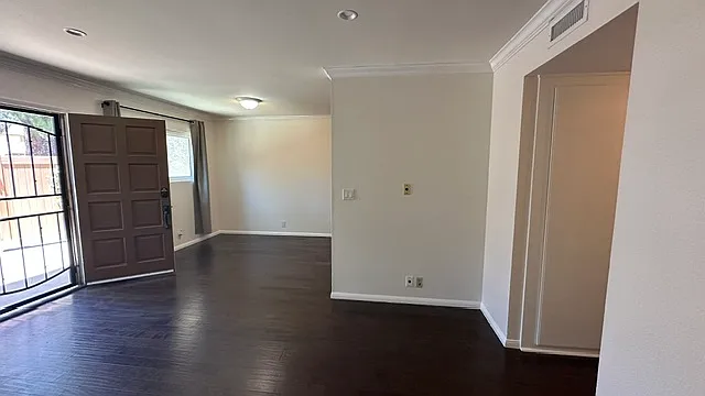 644 Thoreau Ln — Photo 8