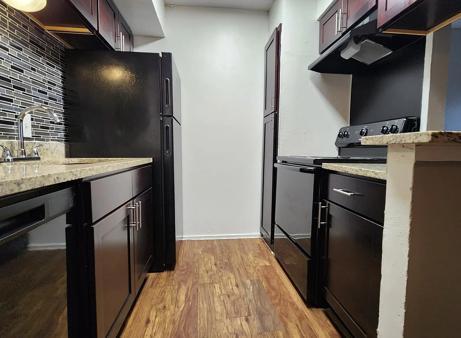 2 bed, 850 sqft, $1,320 — Photo 4