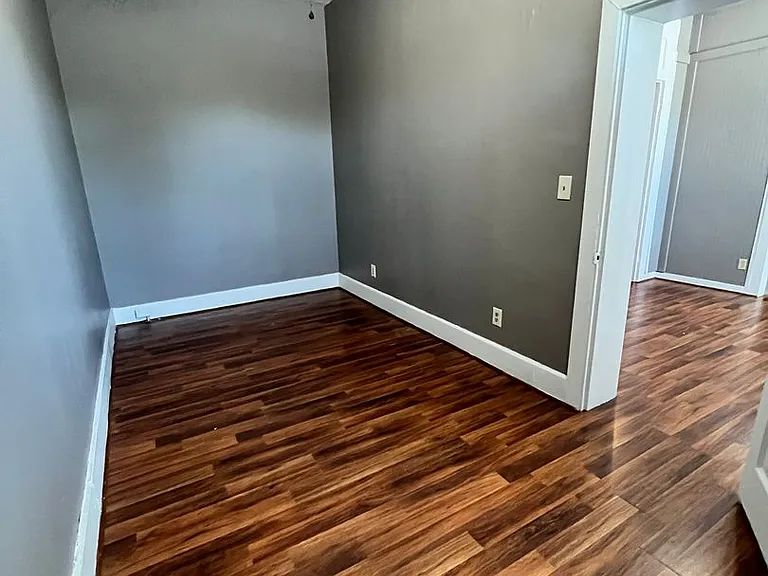 1124 S. 3rd St — Photo 37