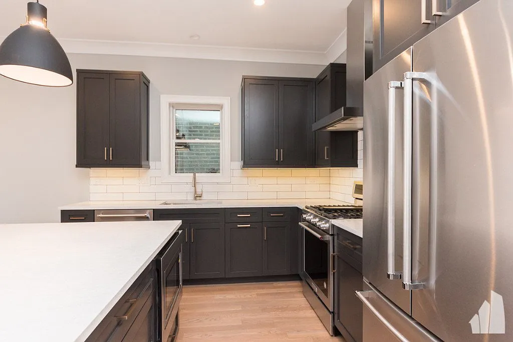 2 bed, 2.0 bath, $5,196 — Photo 3